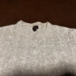 J. Crew Men’s Light Gray Cashmere Cable Knit Crew Sweater